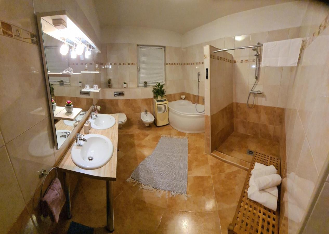 Villa Bubica- Cozy Holiday Home In Rural Area With Pool Stankovci  Екстер'єр фото