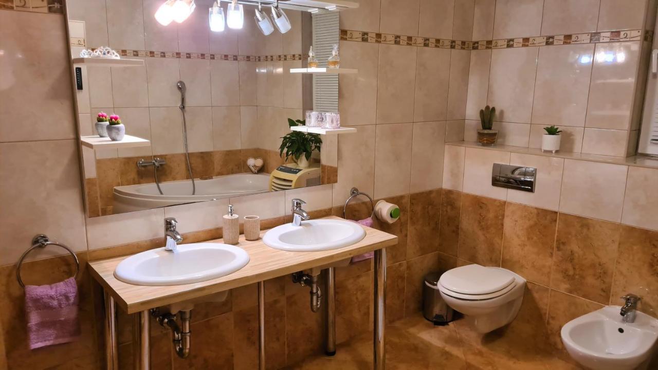 Villa Bubica- Cozy Holiday Home In Rural Area With Pool Stankovci  Екстер'єр фото